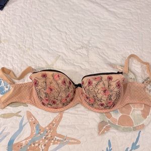 32 G Pink/black colored bra. Like new  Made by Freya.